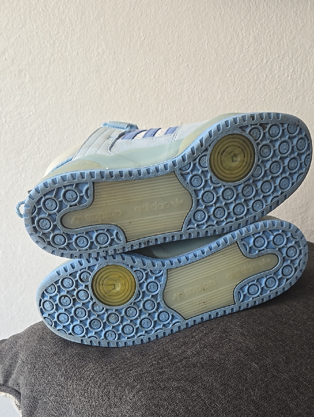 Adidas Bad Bunny X Forum Buckle Low Size 6.5. I cannot determine its authenticit - Picture 6 of 8
